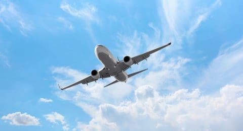 Anreise Flugzeug Shutterstock 1