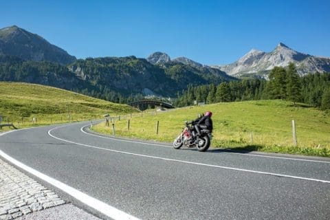 Motorradtouren Oesterreich Shutterstock 2