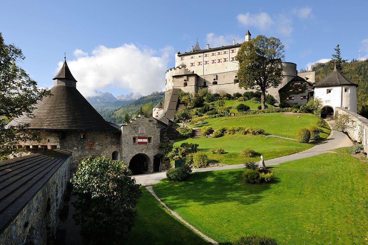 Ausflugsziel Erlebnisburg Hohenwerfen Salzburg Burgen Und Schloesser Betriebsfuehrung Guenter Standl 1